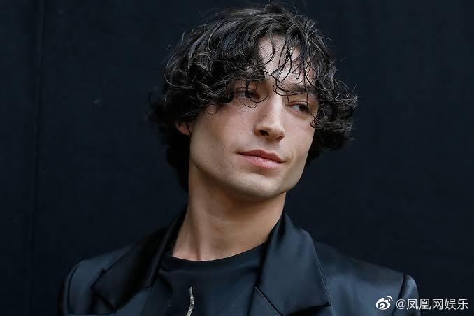 闪电侠埃兹拉米勒被捕休闲区蓝鸢梦想 - Www.slyday.coM