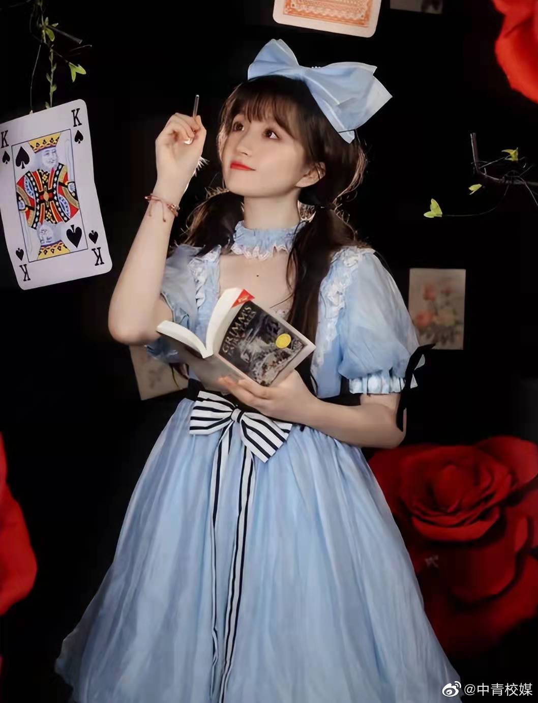 封校大学生都在干嘛？宿舍捉迷藏神操作频现，拍出的“大片”十分惊艳休闲区蓝鸢梦想 - Www.slyday.coM