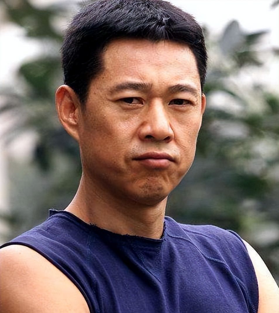 霍凡嫁给丈夫张丰毅让丈夫和继子缓和关系选择丁克从不后悔