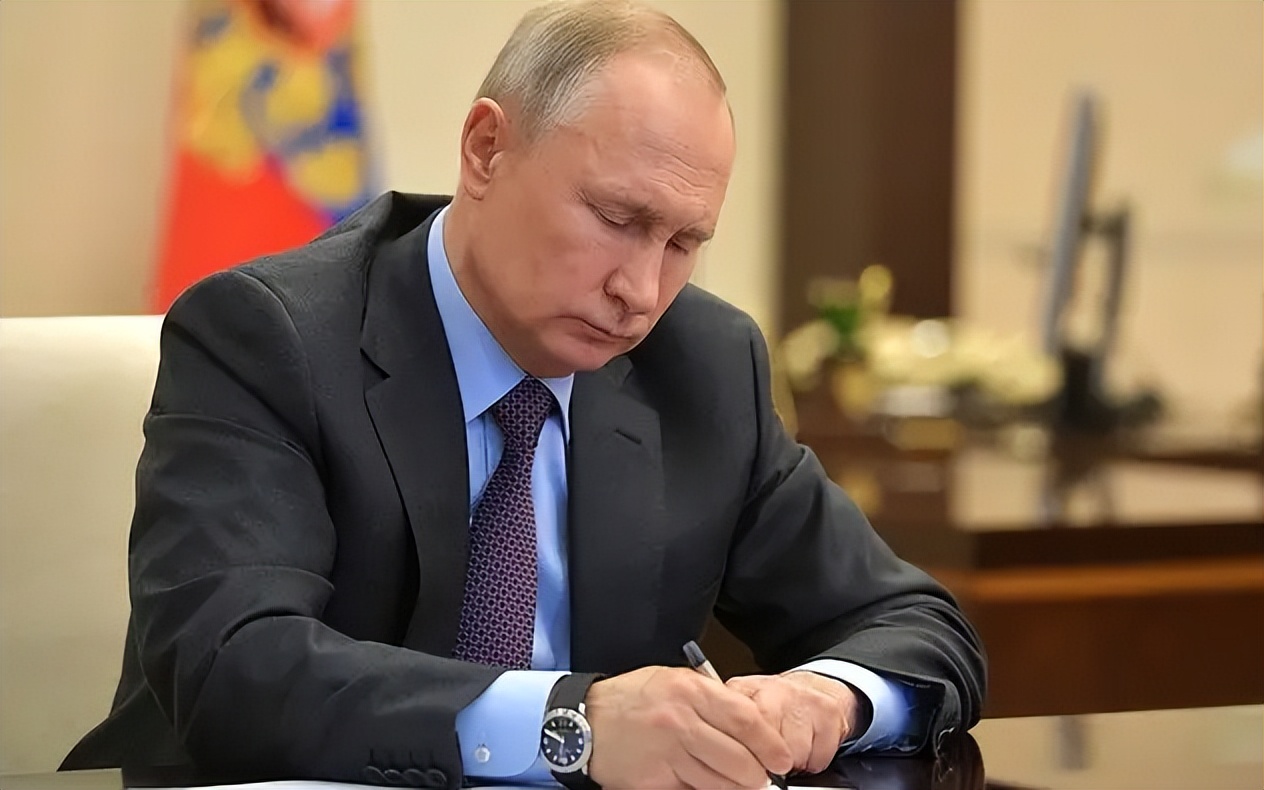 反击美国，普京放大招了:驱逐美外交官，用卢布同欧洲结算天然气休闲区蓝鸢梦想 - Www.slyday.coM