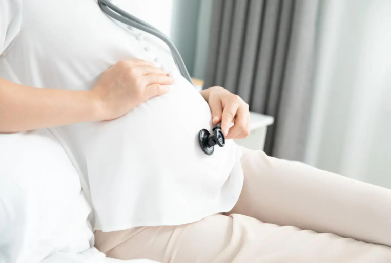 教授建议结婚年龄降至18岁,早成家到底好不好?别忽略实际问题休闲区蓝鸢梦想 - Www.slyday.coM 教授建议结婚年龄降至18岁,早成家到底好不好?别忽略实际问题休闲区蓝鸢梦想 - Www.slyday.coM