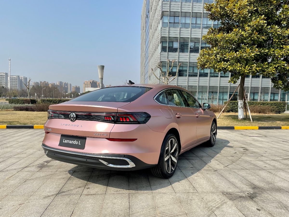 换装惊艳来袭实拍上汽大众全新凌渡l