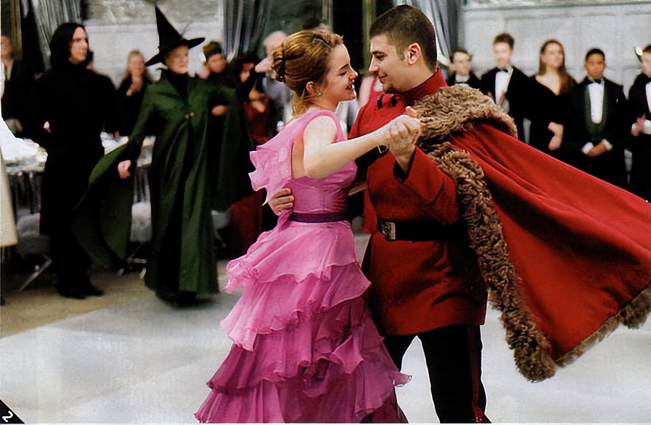 曾与赫敏谈恋爱!《哈利波特》粗犷平头小帅哥长大后男人味爆表