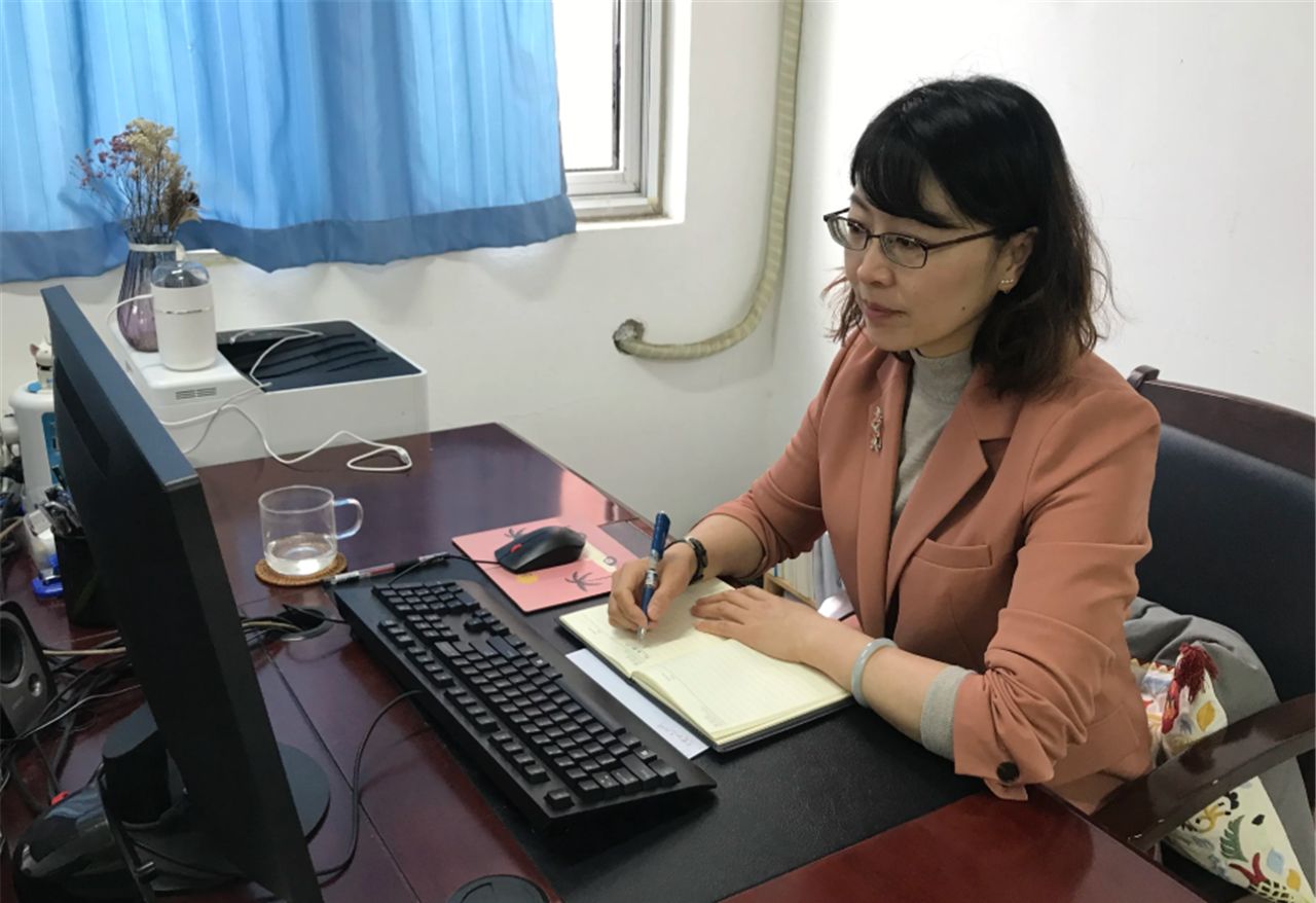 辅导员工作轻松工资高学生毕业如何才能留在大学做辅导员