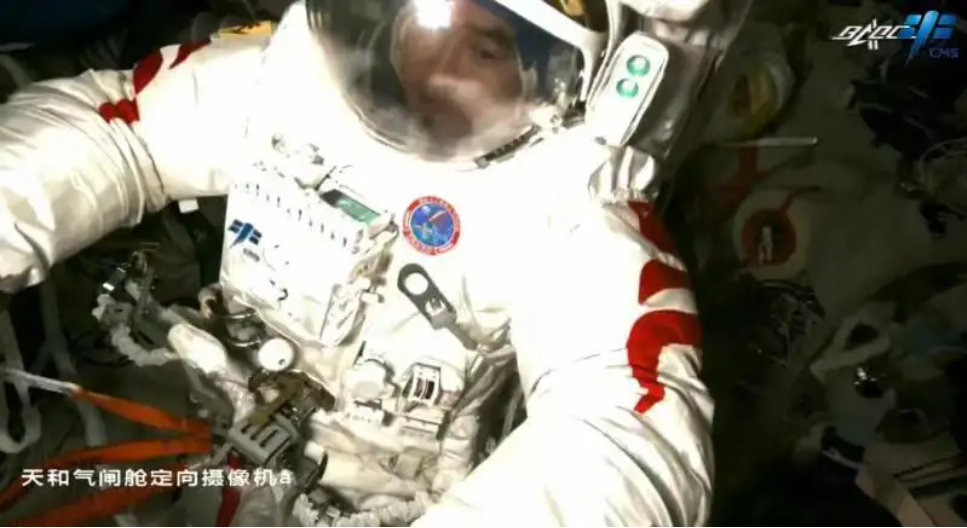 神舟十三号航天员即将回家，让我们一起回顾一下这次太空出差之旅休闲区蓝鸢梦想 - Www.slyday.coM