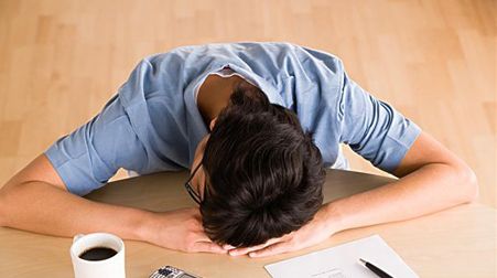 经常犯困是身体发出的报警信号劝你引起重视否则有致命伤害