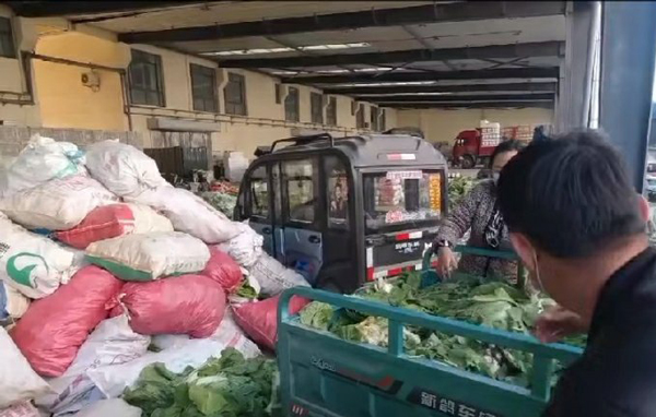 全国多地物资驰援上海，全力守“沪”休闲区蓝鸢梦想 - Www.slyday.coM