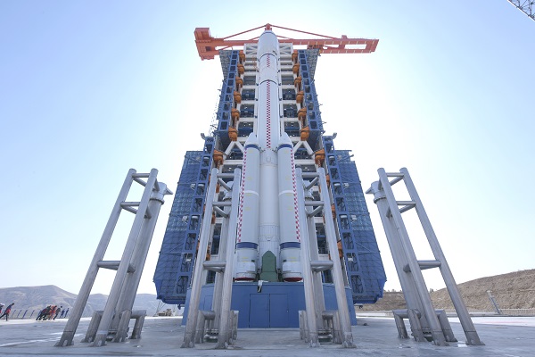 首型固体捆绑运载火箭“长征六号改”首飞成功休闲区蓝鸢梦想 - Www.slyday.coM