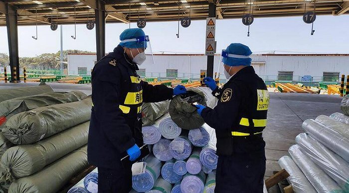 浦东封控首日，上海口岸进出口了些啥？揭秘货物通关AB班，不停摆是因伤不得休闲区蓝鸢梦想 - Www.slyday.coM