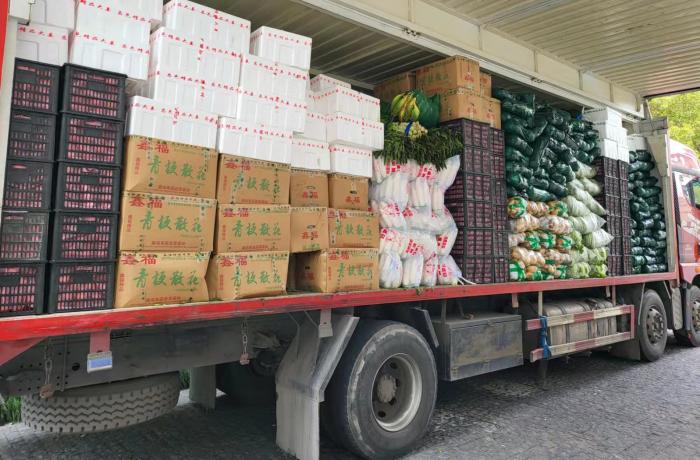 (刘其的超市,基本确保会有3车蔬菜到货)