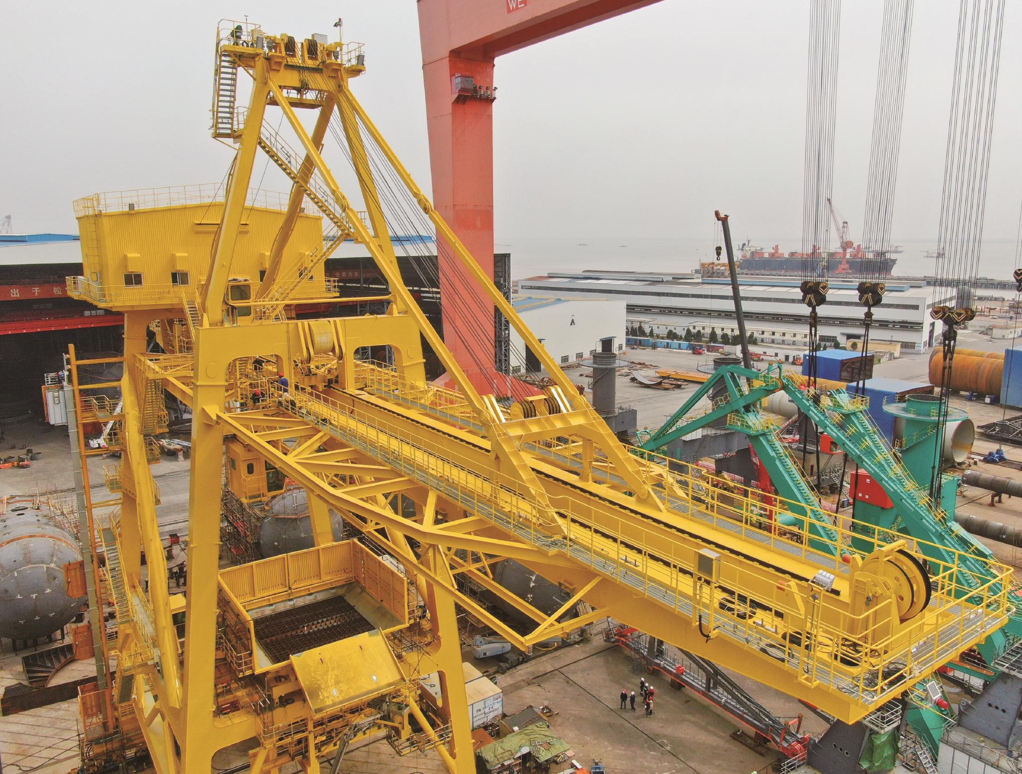 出口桥式抓斗卸船机