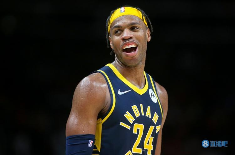 希尔德每天都跟教练组一起看录像我现在的投篮很不错