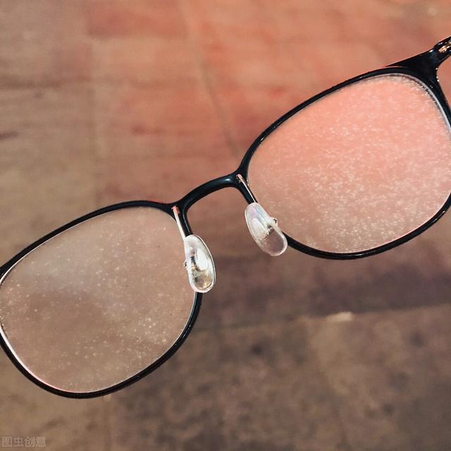 今天圆圆就分享到这里了,大家还知道有什么方法,可以防止眼镜起雾吗?