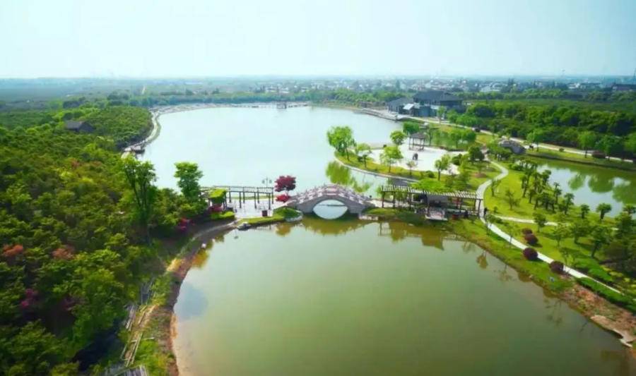 即墨环秀湖体育休闲公园开收停车费每次5元半小时内免费