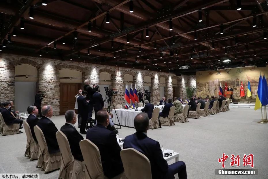 当地时间3月29日，俄罗斯和乌克兰代表团在土耳其伊斯坦布尔展开面对面谈判。