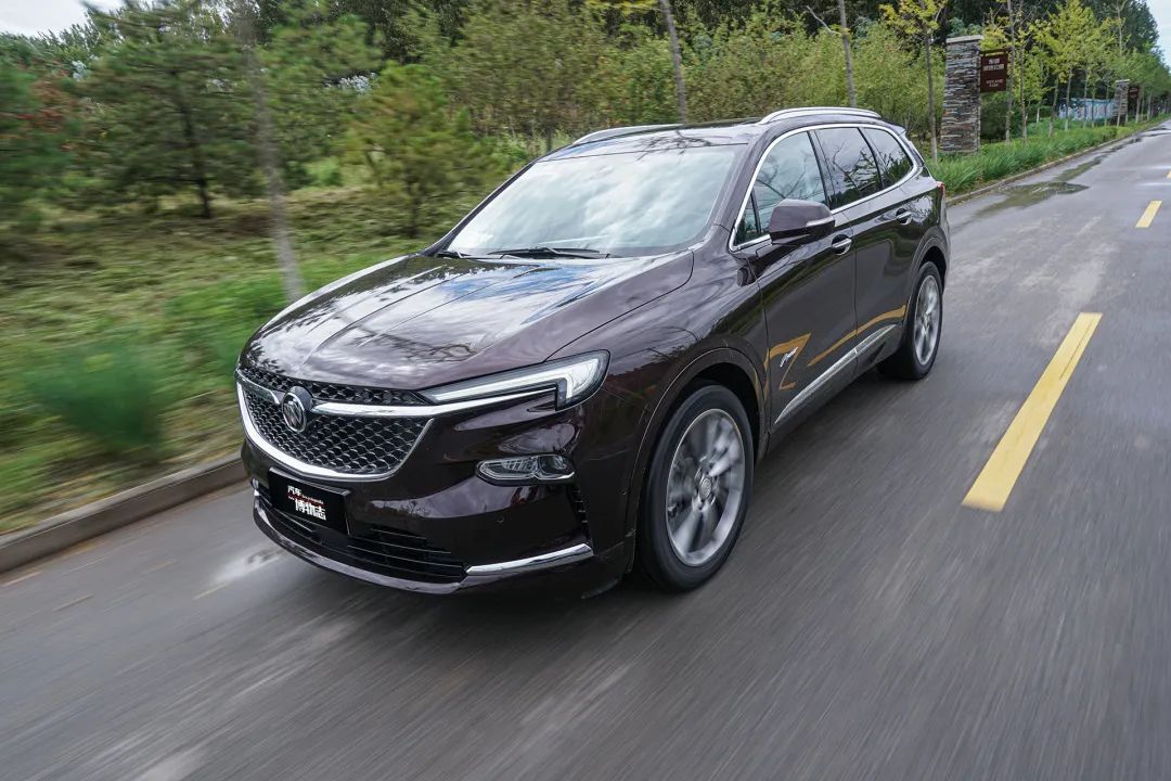 比gl8开着更像奶爸试驾别克昂科旗艾维亚