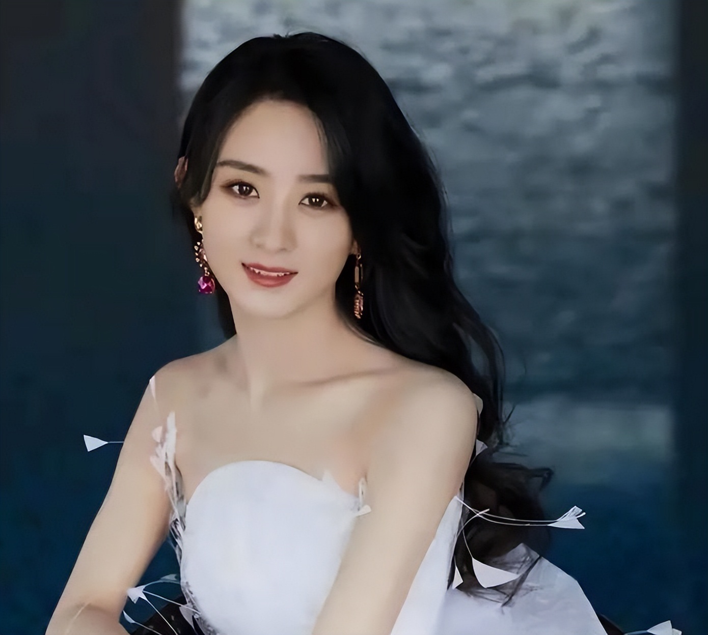 《谁是凶手》为赵丽颖发文:为偷漏税事件辟谣,给出最新回应休闲区蓝鸢梦想 - Www.slyday.coM 《谁是凶手》为赵丽颖发文:为偷漏税事件辟谣,给出最新回应休闲区蓝鸢梦想 - Www.slyday.coM