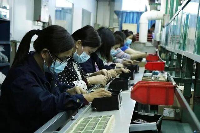 生育率降低，产科内卷，为什么都不愿生育了？休闲区蓝鸢梦想 - Www.slyday.coM