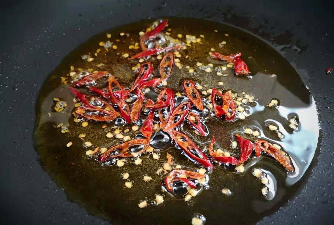 春天，我的晚餐就吃这一盘，清肠刮油又营养，吃撑到也会不长胖！休闲区蓝鸢梦想 - Www.slyday.coM