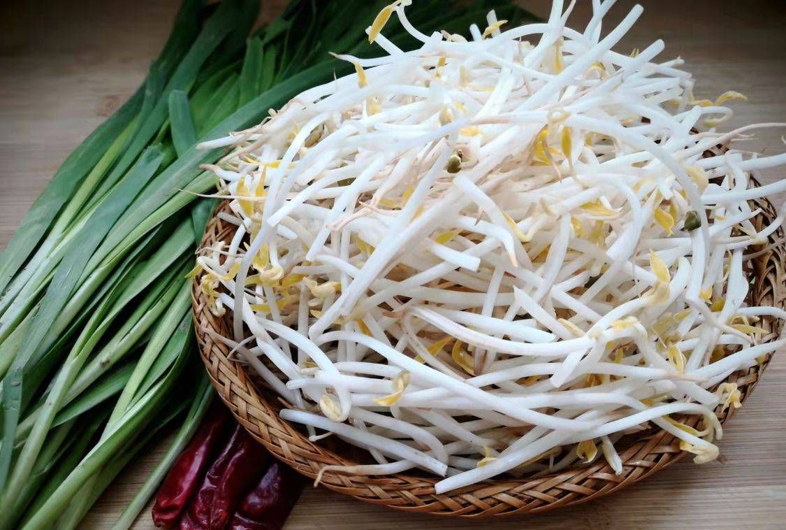 春天，我的晚餐就吃这一盘，清肠刮油又营养，吃撑到也会不长胖！休闲区蓝鸢梦想 - Www.slyday.coM