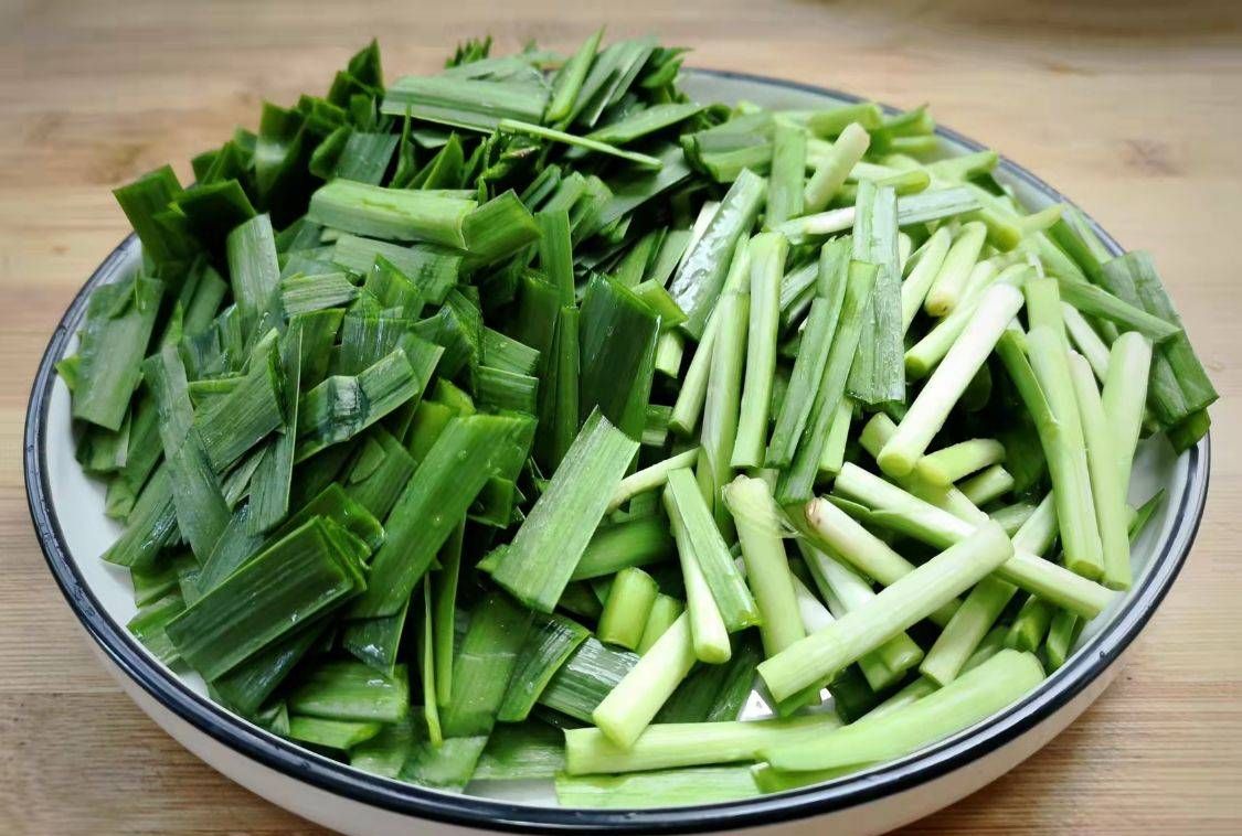 春天，我的晚餐就吃这一盘，清肠刮油又营养，吃撑到也会不长胖！休闲区蓝鸢梦想 - Www.slyday.coM