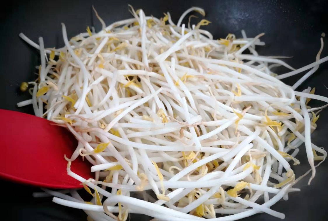 春天，我的晚餐就吃这一盘，清肠刮油又营养，吃撑到也会不长胖！休闲区蓝鸢梦想 - Www.slyday.coM