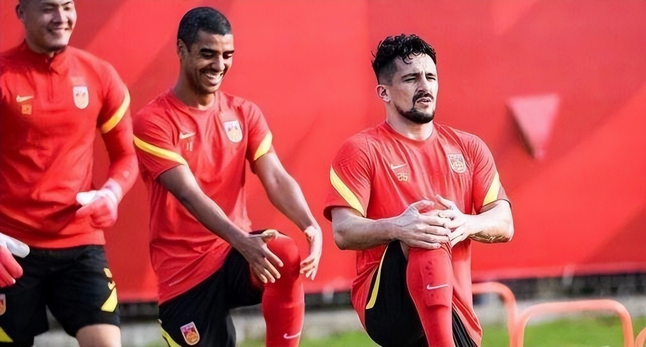 国足0:2惨败阿曼，二十年后再次无缘世界杯，李霄鹏却夸踢得好休闲区蓝鸢梦想 - Www.slyday.coM