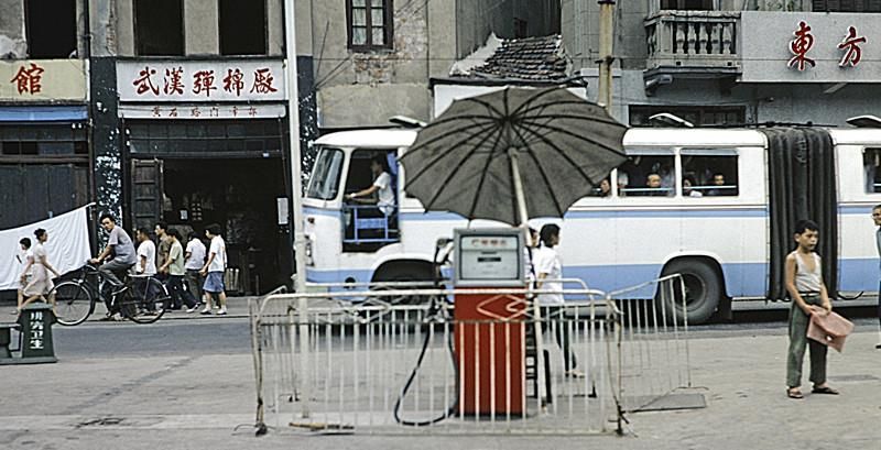 通过一组上世纪80年代武汉的老照片,带大家去看看那时这里的样子.