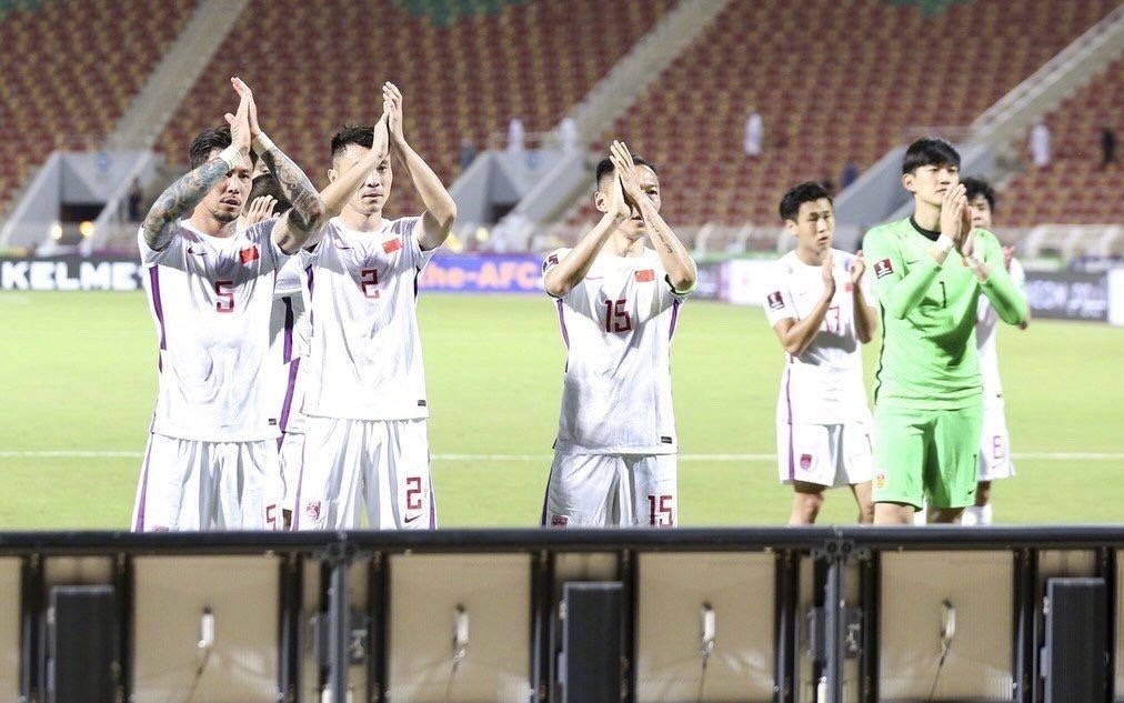 无缘世界杯，尼日利亚内讧！球迷追打球员，网友：国足球迷很克制休闲区蓝鸢梦想 - Www.slyday.coM