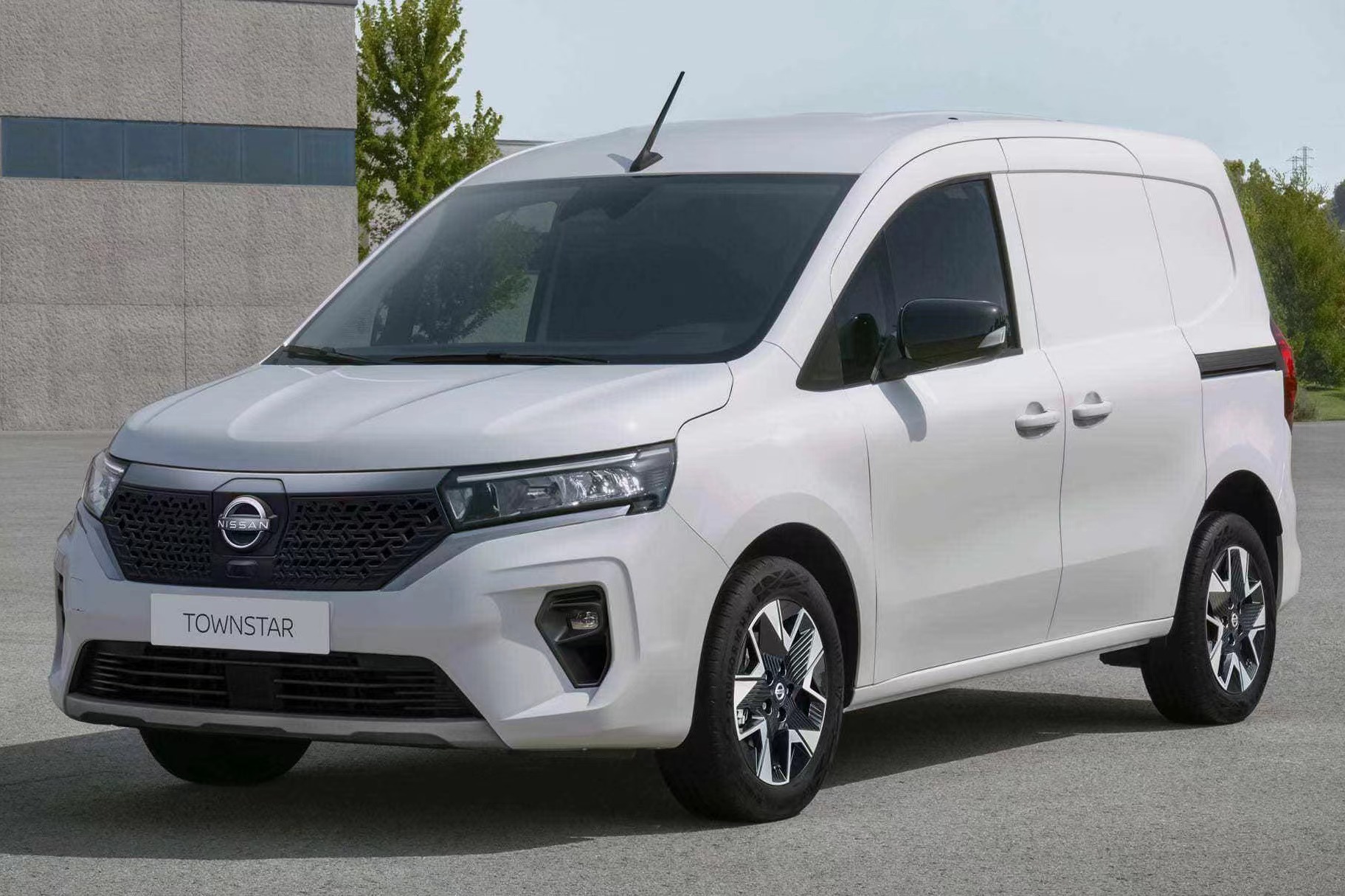 2023年日产将在欧洲实现全面电动化，停止研发欧7排放燃油车休闲区蓝鸢梦想 - Www.slyday.coM