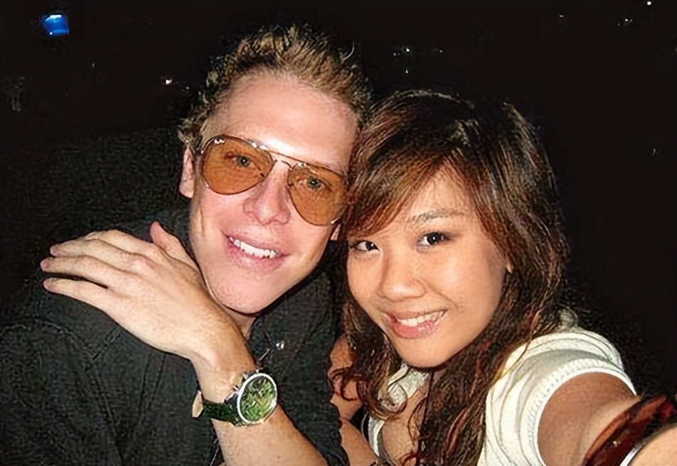 港媒曝光郑欣宜新恋情与强壮男友甜蜜约会减肥后显得小鸟依人