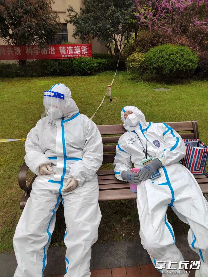 以办公室为家，以小区为“战场”！长沙10万物业人员坚守疫情防控第一道“关口”休闲区蓝鸢梦想 - Www.slyday.coM