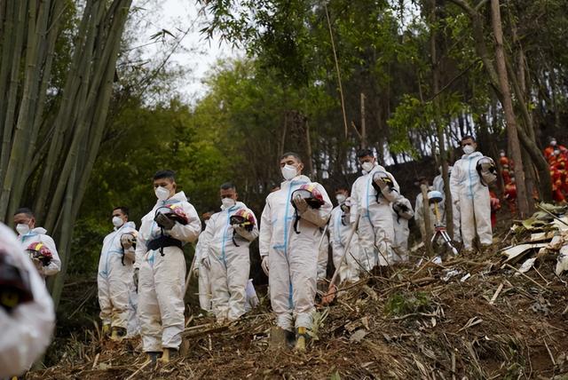 一名消防员在“3·21”东航飞行事故处置现场的日记休闲区蓝鸢梦想 - Www.slyday.coM