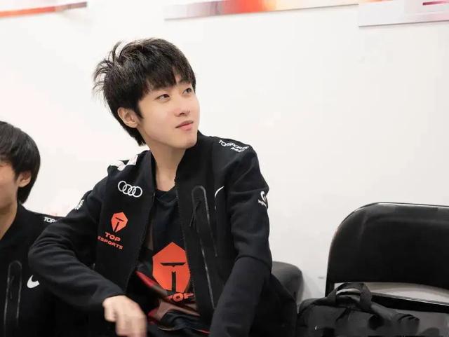 TES挺进下一轮，zhuo排位却开启一页红？网友：感谢你离开队伍休闲区蓝鸢梦想 - Www.slyday.coM