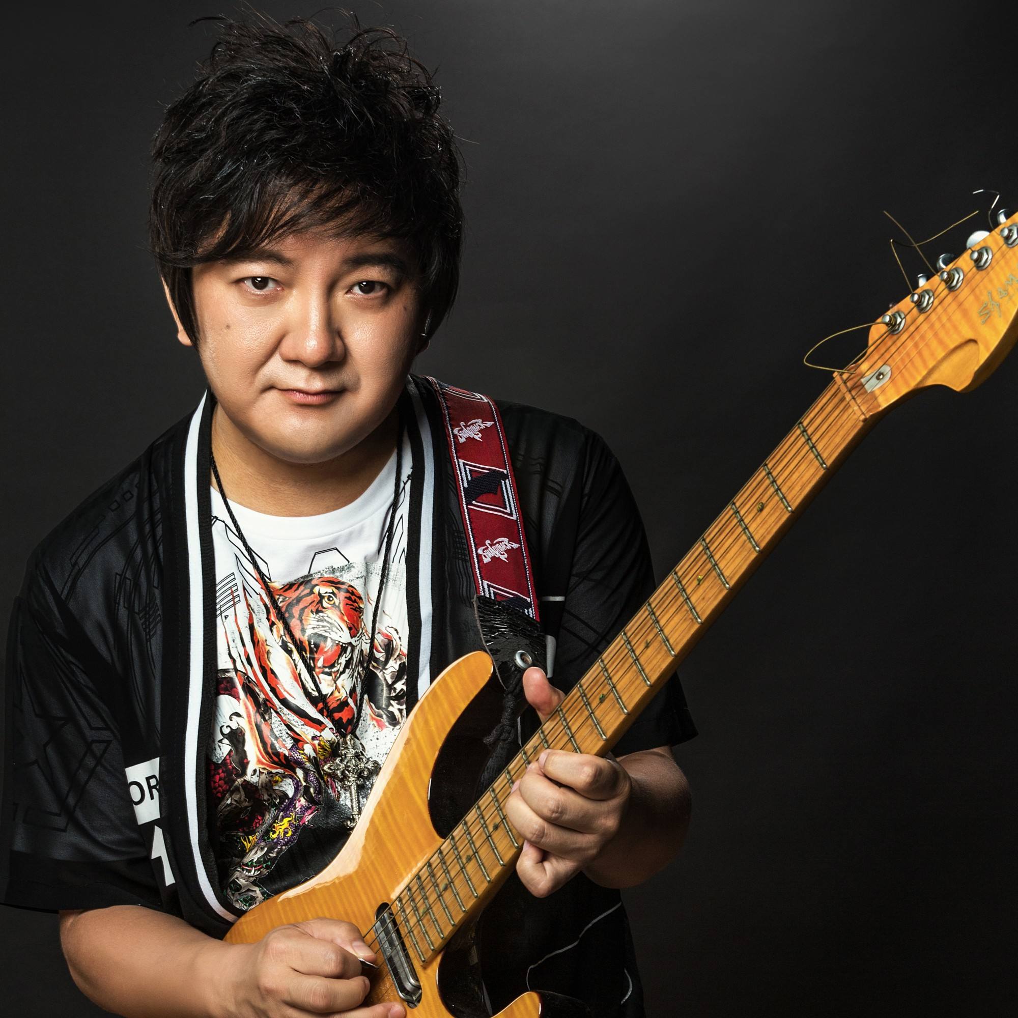 2014年,面对巨大人生落差的杨臣刚想重回舞台中央,想继续赚大钱.