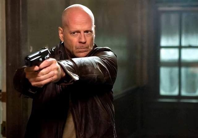 遗憾!67岁好莱坞动作明星布鲁斯·威利斯患失语症,决定退出影坛休闲区蓝鸢梦想 - Www.slyday.coM 遗憾!67岁好莱坞动作明星布鲁斯·威利斯患失语症,决定退出影坛休闲区蓝鸢梦想 - Www.slyday.coM