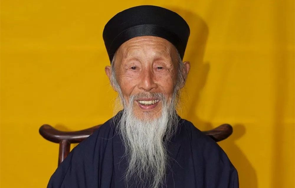 民间故事黄牛日益消瘦兽医束手无策道士隔壁寡妇干的好事