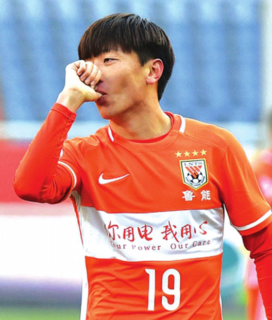 两年一球未进,仍拿顶薪的前锋杨旭再批巩汉林:蹭流量不能无底线|杨旭