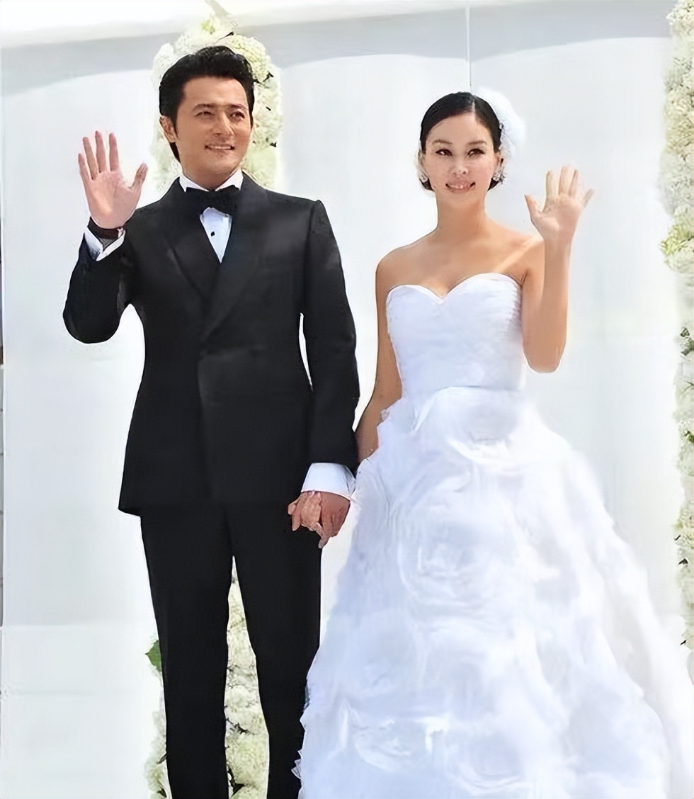 玄彬孙艺珍大婚嘉宾阵容豪华前任的前任宋仲基也出席婚礼