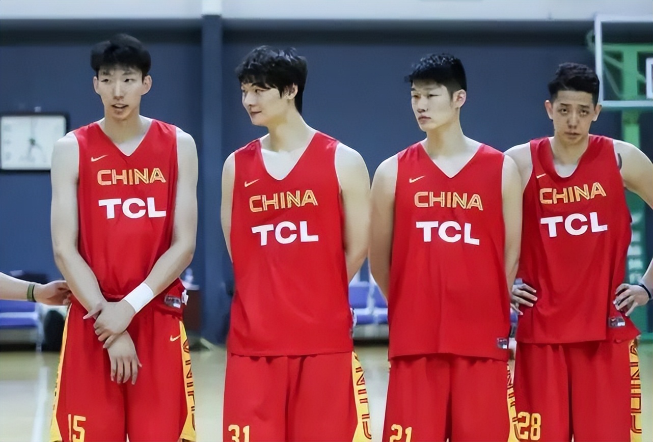 常规赛最有价值球员(mvp)颁给了胡金秋,最佳星锐球员余嘉豪,最快进步