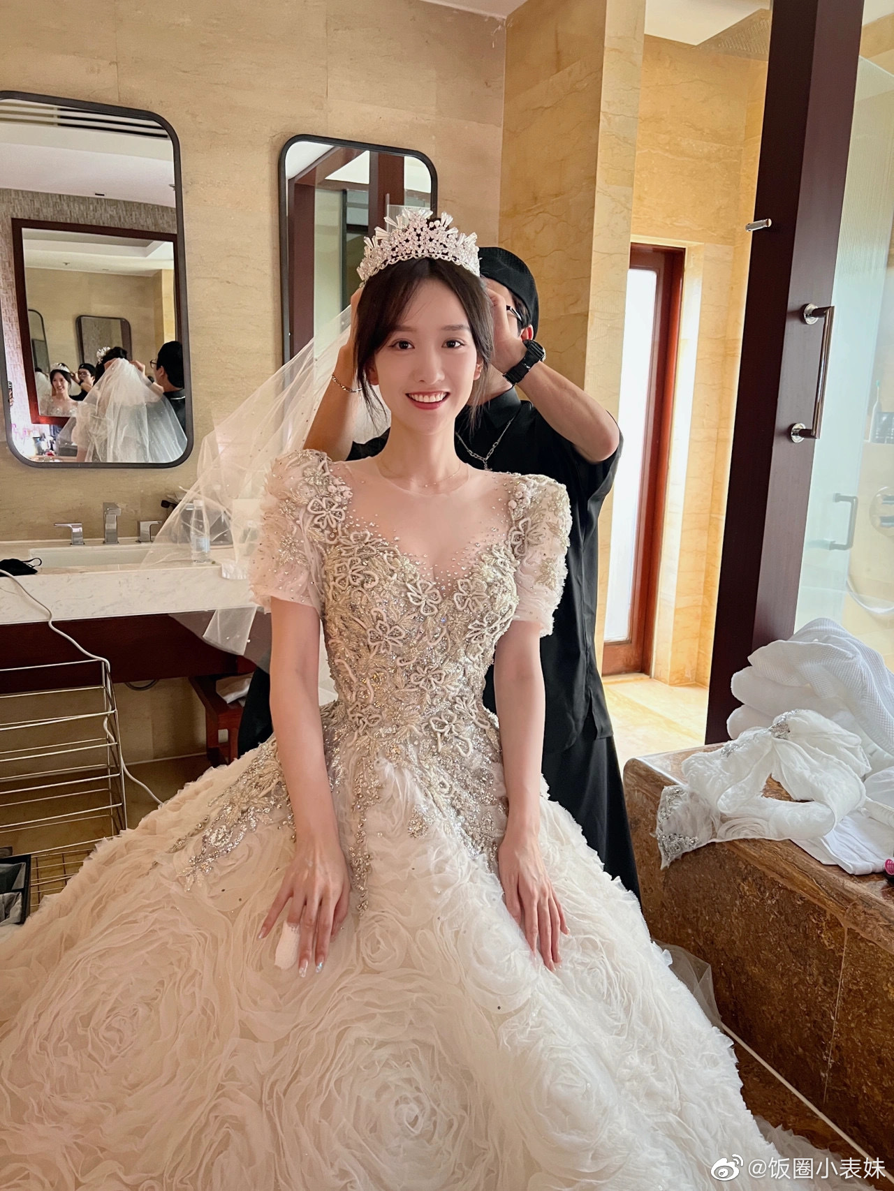 《最好的我们》里饰演洛枳的晁然结婚了……|洛枳|最好的我们_新浪新闻