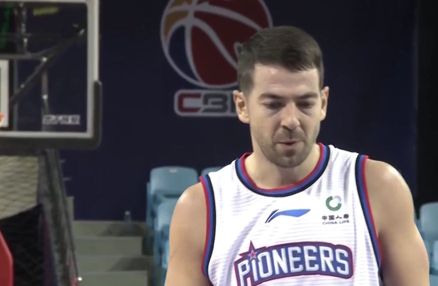 CBA四消息！广东队在南昌大学训练，张德贵吐槽北控队休闲区蓝鸢梦想 - Www.slyday.coM