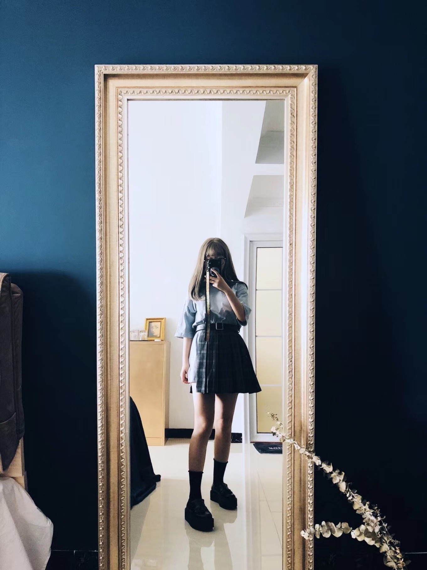 床边的试衣镜可以无需p图拍出2米大长腿,啧啧～北海火车站曾听同事说