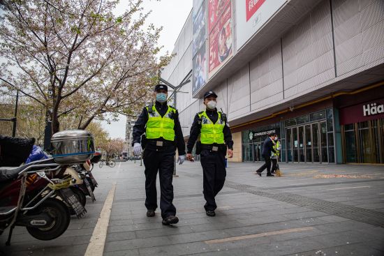 浦西核酸筛查封控倒计时 宝山警方最高等级勤务压实一线休闲区蓝鸢梦想 - Www.slyday.coM