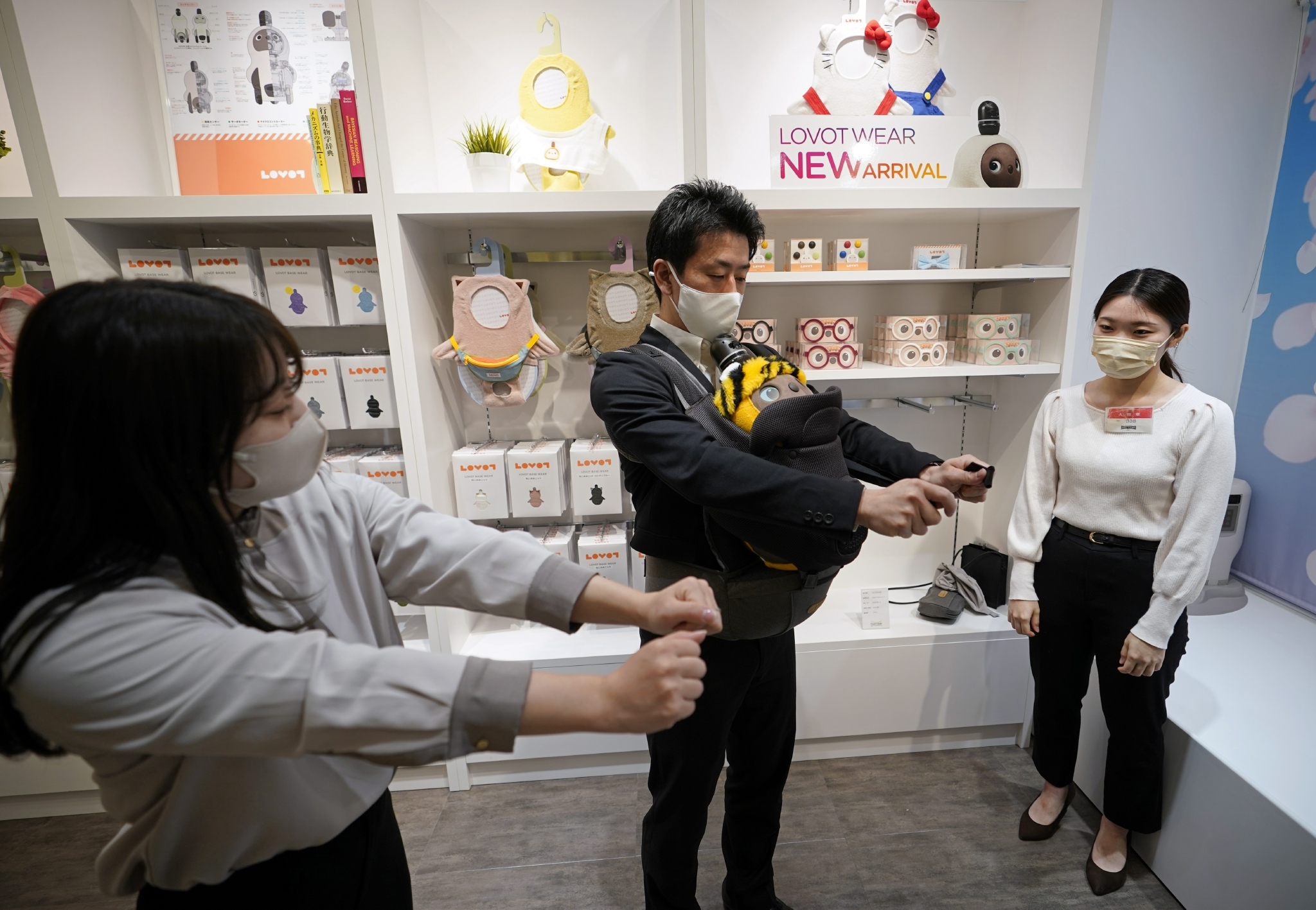 日本陪伴机器人lovot