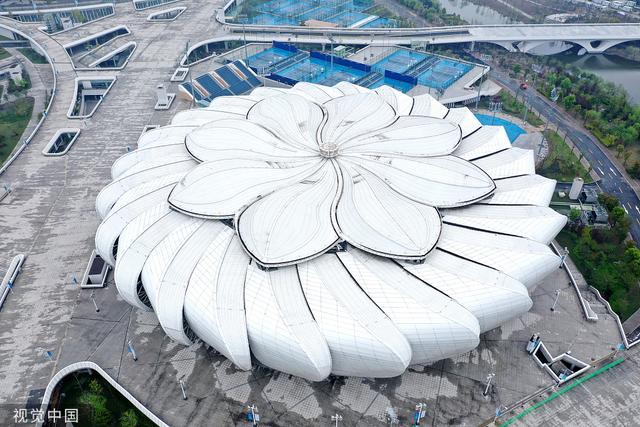 杭州亚运会场馆小莲花绽放钱塘江畔花瓣可旋转启闭为世界首创