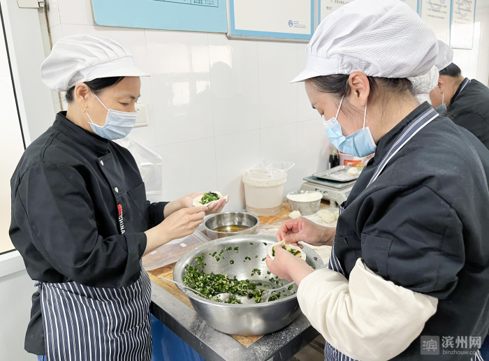 滨化蓝+防疫白（五）：为大车司机送上热乎饭 在美食里谱写“山河无恙”休闲区蓝鸢梦想 - Www.slyday.coM