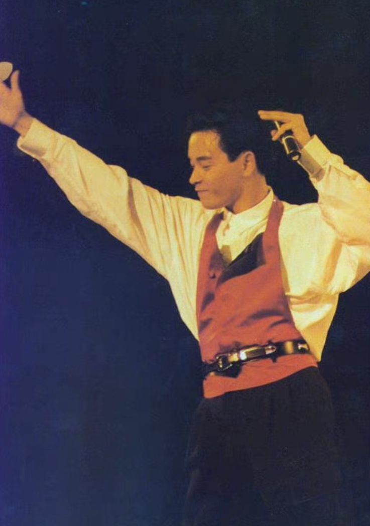 19年后再看唐鹤德:才明白他对张国荣的“宠爱”,堪称世间罕有休闲区蓝鸢梦想 - Www.slyday.coM 19年后再看唐鹤德:才明白他对张国荣的“宠爱”,堪称世间罕有休闲区蓝鸢梦想 - Www.slyday.coM