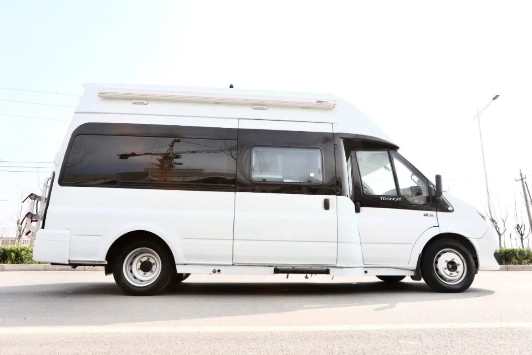 飞翔房车铁cplus配置升级优化实用性极佳一车多用更具质感