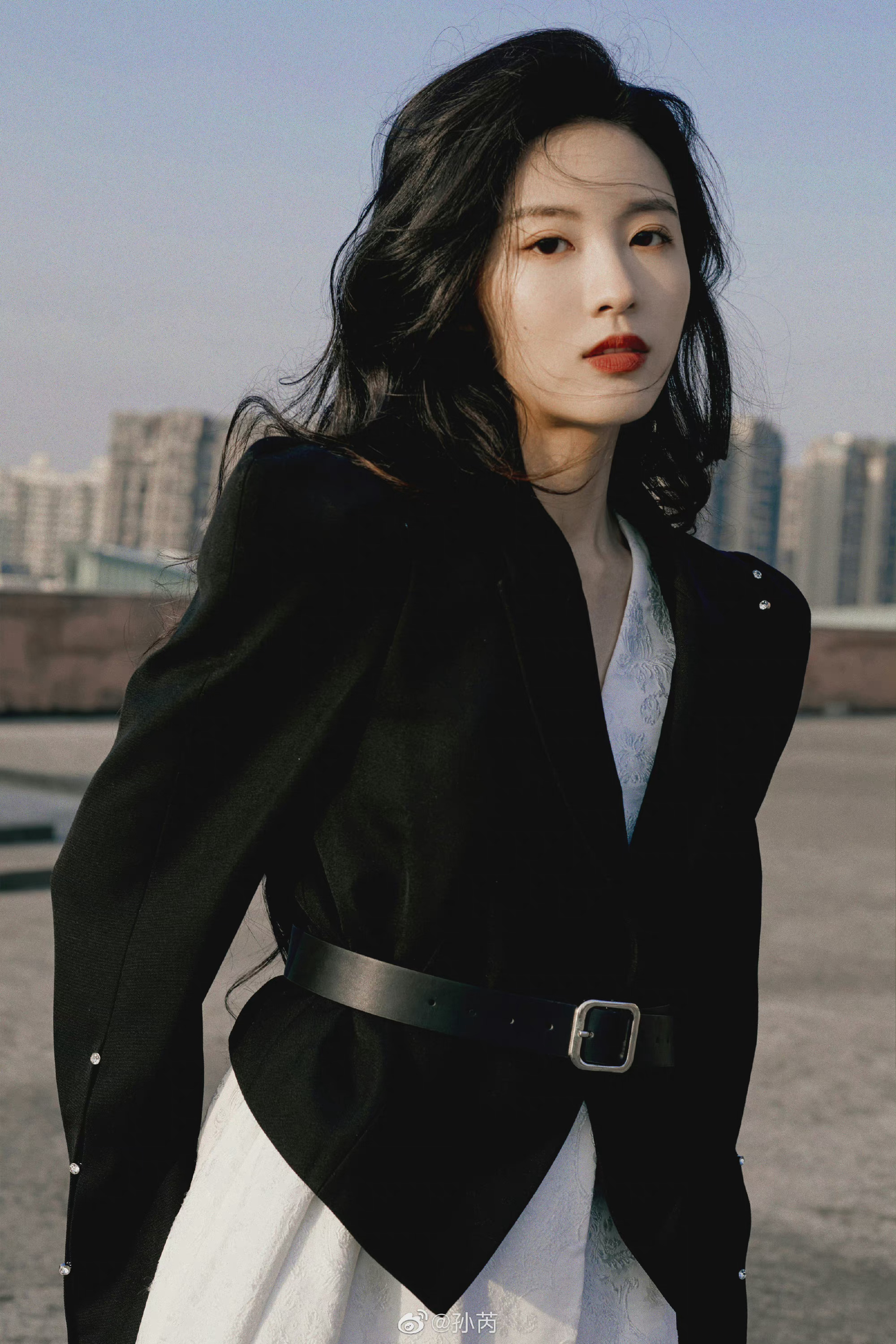 孙芮最新天台大片